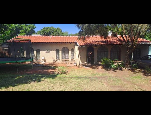 4 BEDROOM HOUSE FOR SALE IN BOKSBURG SOUTH